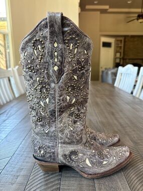 CORRAL - Jessica Distressed Studded Leather Cowboy Western Boots Women’s Size 7